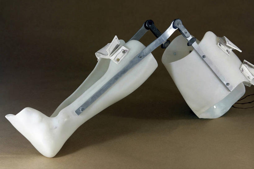 无人,横图,米色背景,英格兰,摄影,医疗器械,假肢,彩图,影棚拍摄