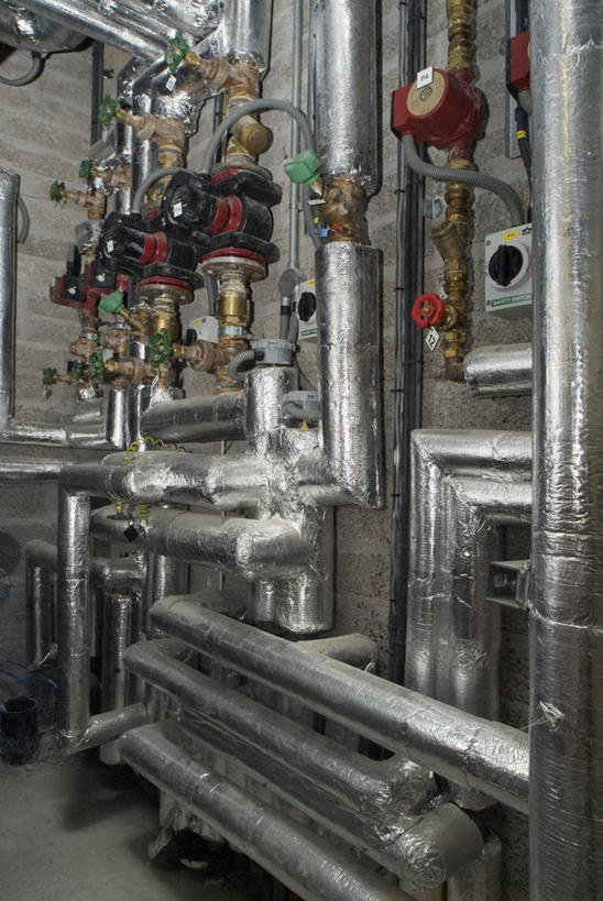 无人,竖图,室内,白天,节能,金属制品,银,环保,金属,热,水管,摄影,能源,回收,资源,利用,低碳,循环,替代能源,环境保护,爱尔兰共和国,持续,管道工,彩图,散热器