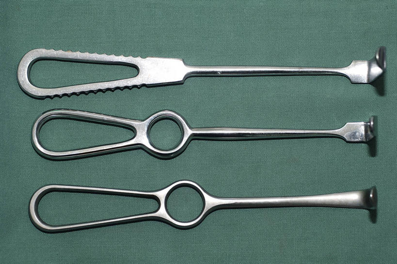 无人,横图,俯视,银,苏丹,绿色背景,不锈钢,金属,三个,摄影,手术,手术器械,彩图,高角度拍摄,影棚拍摄