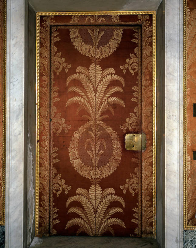 无人,竖图,插画,室内,白天,数码,科技,阴影,花纹,对称,网络,花环,丝绸,墙,高光,几何,计算机图形,合成,图画,历史,画,红色,装饰物,工艺品,电脑合成图,数码合成图,合成图,漫画,写实,具体,具象,式样,美术工艺,设计,彩图,锦缎