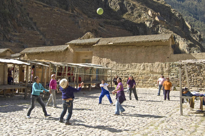 成年人,站,横图,室外,白天,锻炼,旅游,度假,运动,竞争,排球,美景,秘鲁,沙子,景观,休闲装,娱乐,球,自然,享受,休闲,景色,放松,乐趣,摄影,享乐,自然风光,敌对,排球运动,海滩,彩图