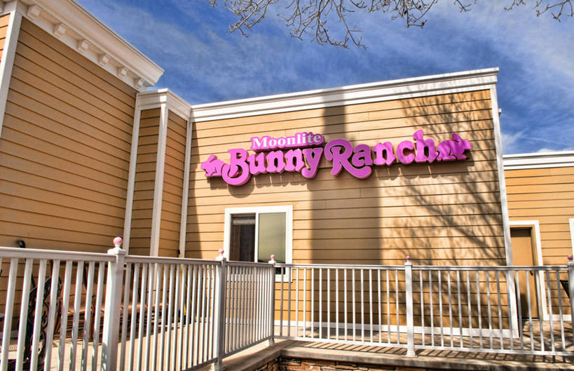 无人,栏杆,横图,室外,白天,阳台,建筑,指示牌,日光,美国,标志,文字,历史,标识,白色,地标建筑,摄影,英文字母,宁静,内华达州,彩图,卡森城