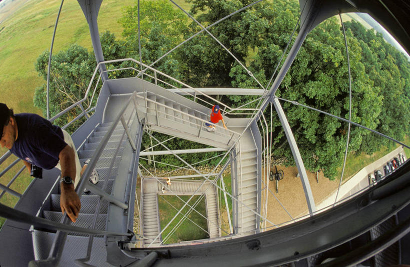 成年人,一个人,横图,俯视,室外,白天,美国,仅一个男性,摄影,上升,无线电通信塔,宾夕法尼亚,盖兹堡,彩图,高角度拍摄