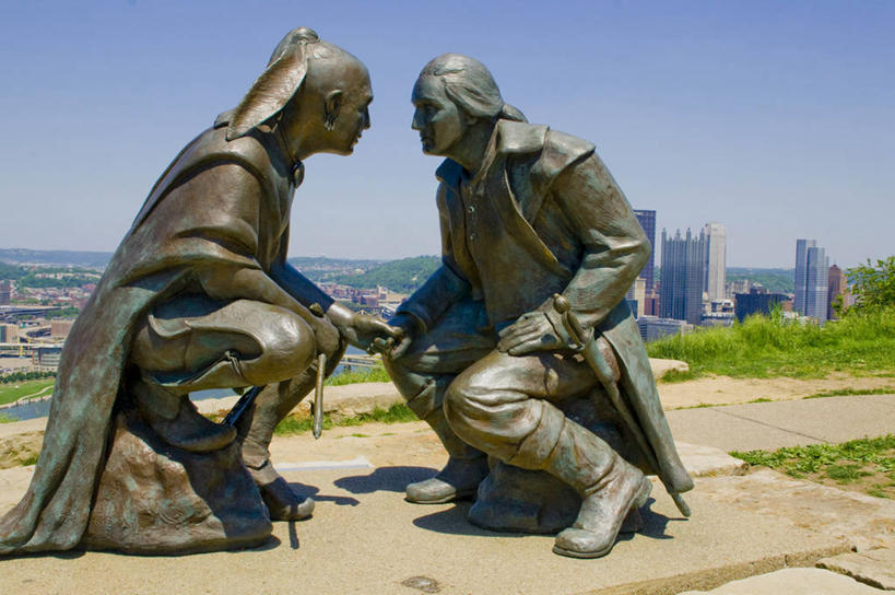 无人,横图,室外,白天,天际线,城市,美国,标志,雕像,符号,历史,标识,同意,摄影,北美,北美洲,总统,乔治.华盛顿,美洲,美国文化,万里无云,宾夕法尼亚,宾夕法尼亚州,宾州,拱顶石州,拱心石之州,宾氏林地,乔治华盛顿,北亚美利加洲,亚美利加洲,军事家,政治家,性别符号,开国总统,美国总统,匹兹堡,匹兹堡市,美术工艺,彩图,旅行,美利坚合众国,男性符号