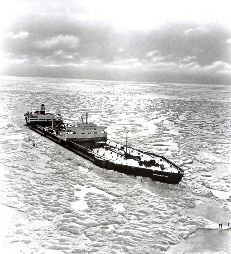 无人,竖图,俯视,航拍,室外,白天,海洋,船,水平线,历史,冰川,油轮,破冰船,寒冷,运输,摄影,鸟瞰,彩图,高角度拍摄,海上运输