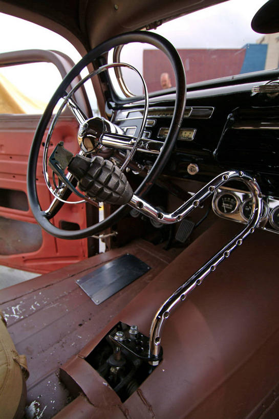 无人,竖图,特写,白天,汽车,美国,标志,挡风玻璃,数字,文字,字符,指针,标识,方向盘,个性,运输,摄影,阿拉伯数字,部分,老爷车,仪表盘,驾驶座,拉斯维加斯,变速杆,仪表,彩图,改装车