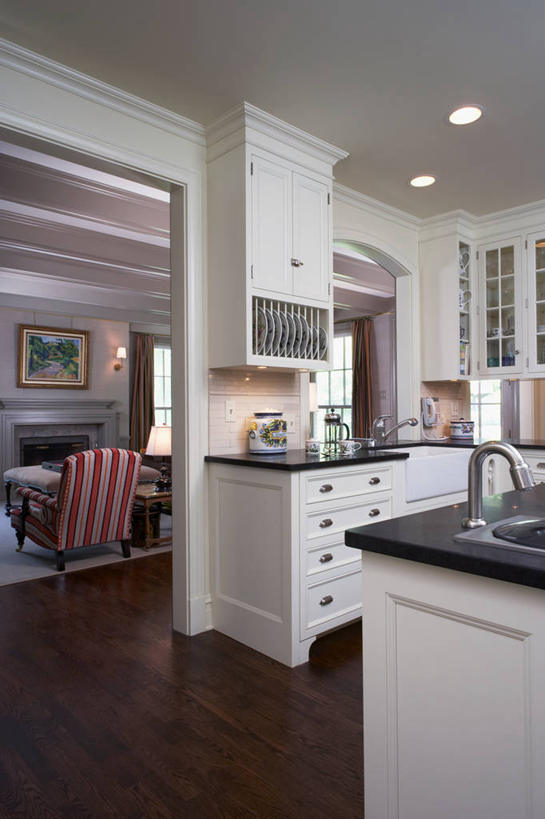 竖图,壁炉,厨房,地板,瓷砖,水龙头,门口,模具,花岗岩,塑造,厨房水槽