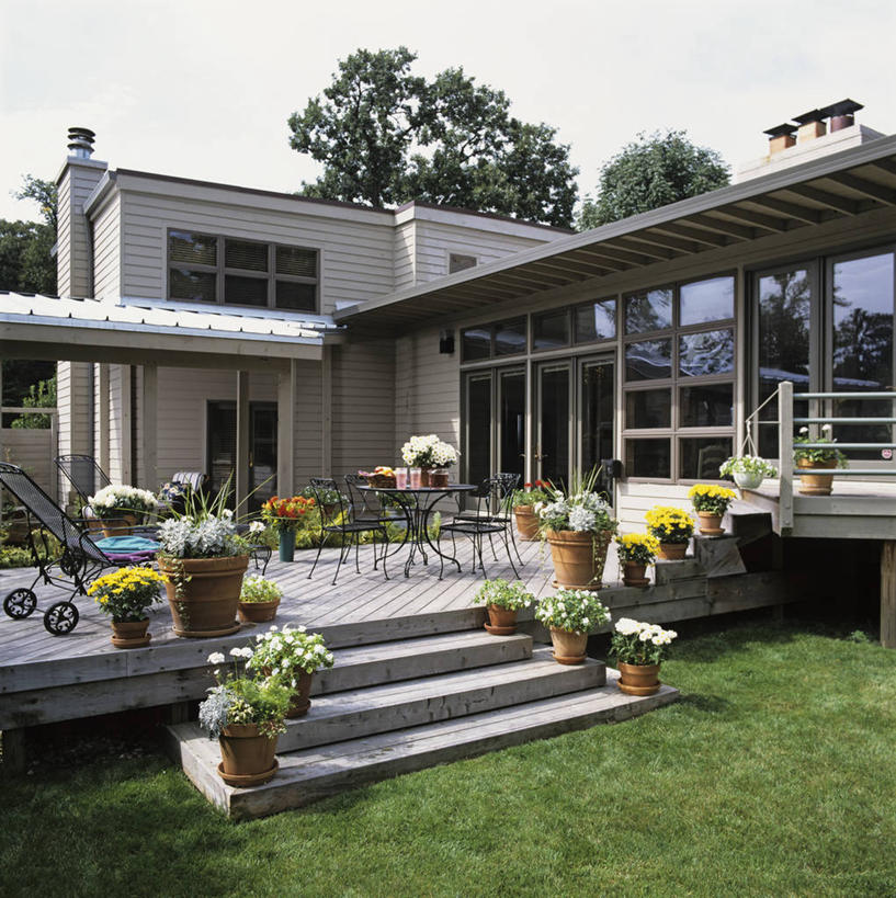 露台,室外,草坪,窗户,楼梯,门,阳台,院子,现代,台阶,花,夏天,粘土,休闲椅,露天阳台,当代