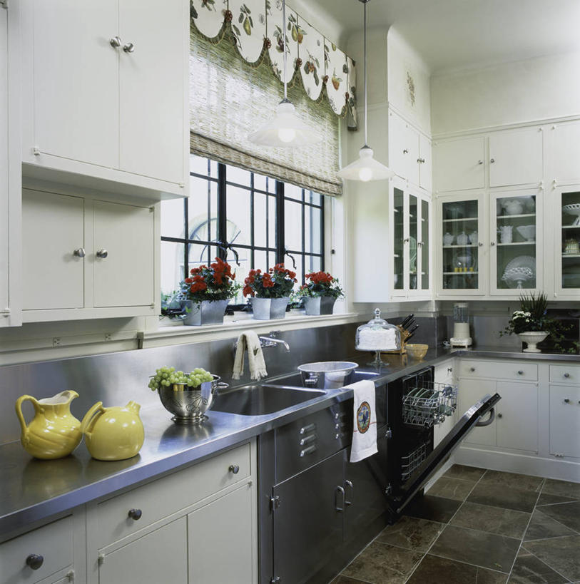 家,厨房,窗户,水果,金属制品,不锈钢,金属,水龙头,房屋,地面,窗台,白色,餐巾,毛巾,奶油,百叶帘,涂料,高雅,洗碗机