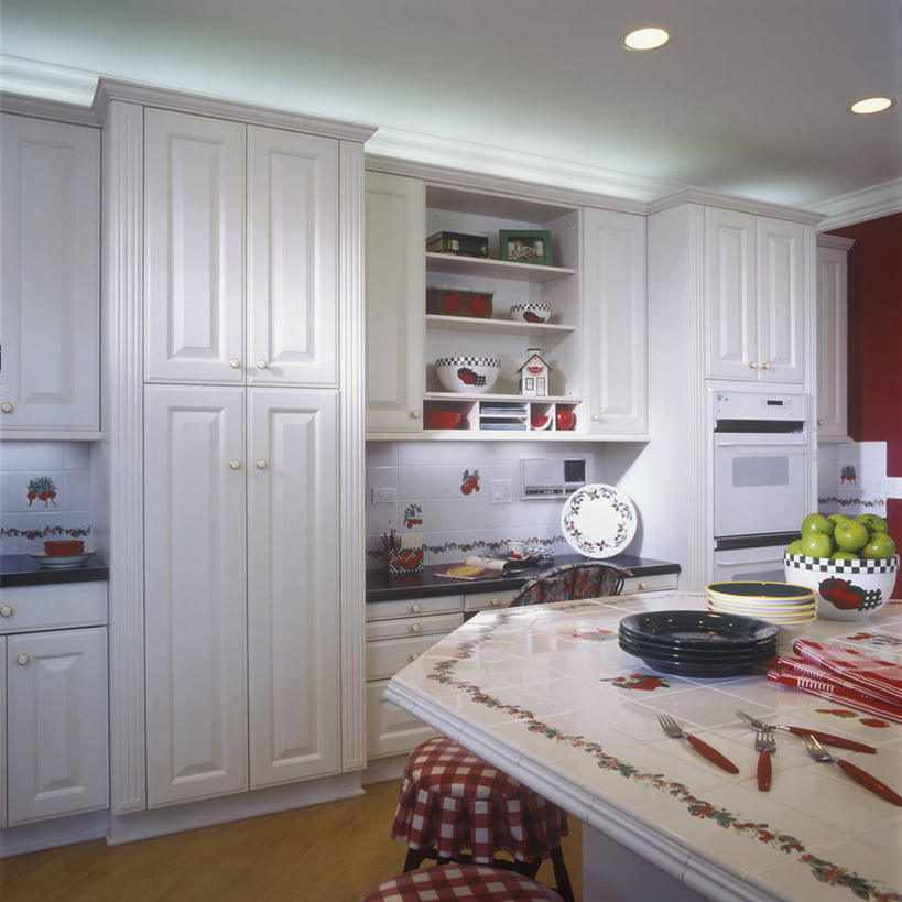 厨房,柜子,苹果,准备,条纹,木制,瓷砖,烤炉,叉,陶瓷制品,红色,白色,灯具,涂料,设计,烹调