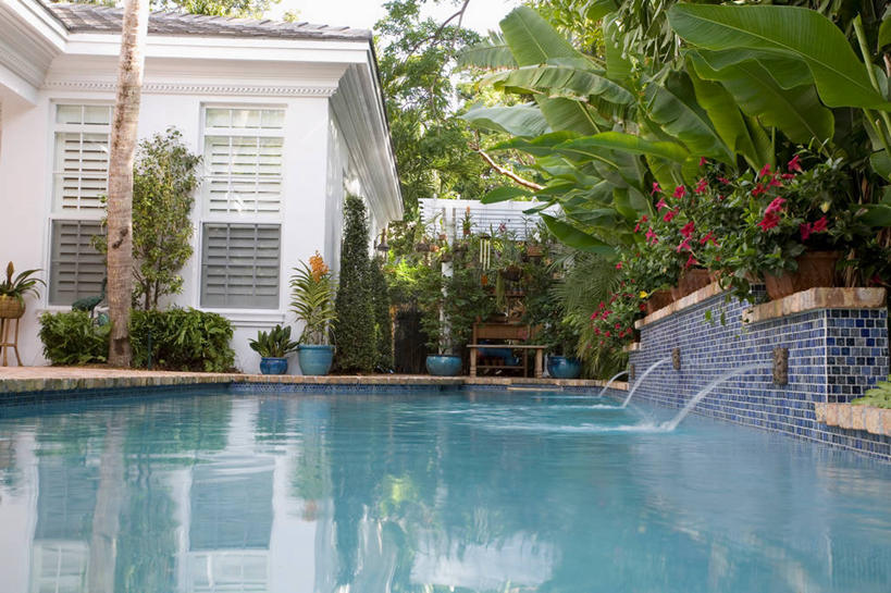 无人,游泳池,家,横图,室内,白天,建筑,喷泉,日光,美国,球袋,地形,院子,现代,北美,佛罗里达,当代,森林别墅