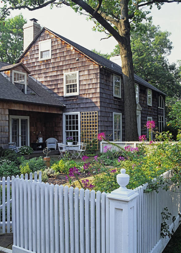 家庭,家,栏杆,室外,爱情,友谊,幸福,石头,家具,木制,房屋,篱笆,围栏,院子,笼子,鸟笼,浪漫,护栏,树,白色,香草,薰衣草,放松,舒适,呼吸,灵香草,黄香草,奇迹,击剑,岩石,爱,多年生植物,带状疱疹