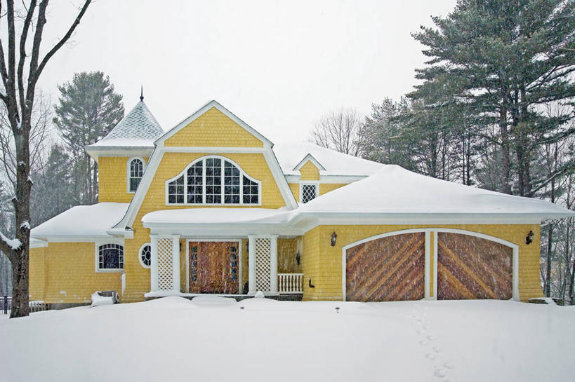 无人,家,横图,室外,白天,雪,建筑,日光,美国,房屋,冬天,下雪,黄色,白色,冷,建造,北美,缅因州