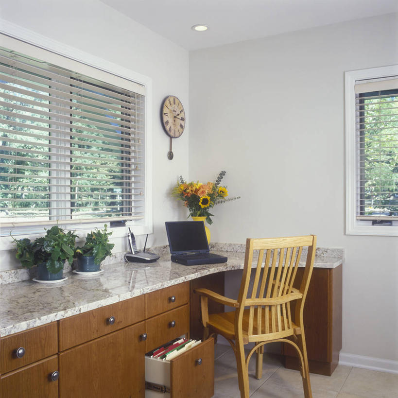 集体,笔记本电脑,厨房,窗户,柜子,天花板,向日葵,椅子,一排,整齐,会议,木制,瓷砖,文件,陶瓷制品,利益,干净,现代,书桌,排列,黄色,黑色,灯具,团体,百叶帘,力量,奋斗,模具,宁静,涂料,无绳电话,愿望,组织,工作室,队列,努力,档案柜,勇气,理想,电话机,钟,当代,塑造