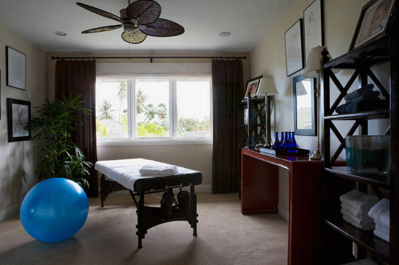 无人,家,横图,室内,白天,爱情,奢侈,窗户,床,地毯,建筑,珠宝,日光,美国,矿石,床单,被子,钻石,吊扇,金刚石,昂贵,坚硬,贵重,北美,宝石,被单,坚定,信念,按摩床,瓦胡岛,约定,宝贵,搓背床,理疗床,美容床,指压床,当代,金刚钻