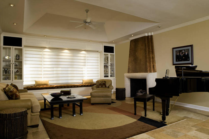 壁炉,地板,瓷砖,钢琴,三角钢琴,茶几,百叶帘,吊扇,模具,起居室,陈列柜,当代,塑造