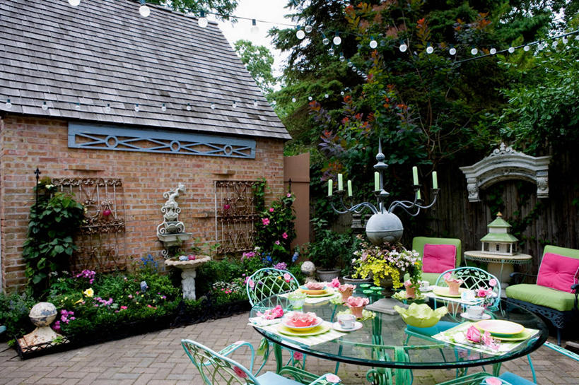 室外,快乐,幸福,蜡烛,砖,篱笆,院子,笼子,鸟笼,粉色,绿色,夏天,锌,击剑