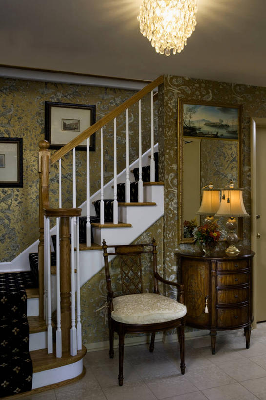 壁纸,地板,镜子,楼梯,瓷砖,灯具