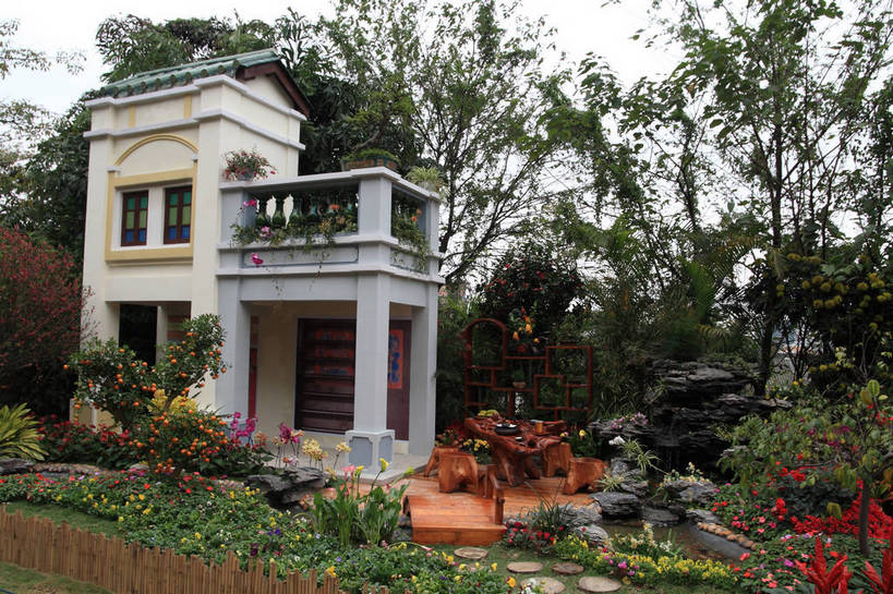 无人,公园,家,花园,栏杆,横图,室外,白天,正面,旅游,度假,草地,草坪,花海,花圃,河流,石头,美景,水,植物,道路,路,叶子,广州,中国,亚洲,许多,盛开,石子,房屋,屋子,河水,景观,水流,园艺,围栏,小路,绿叶,交通,花蕾,娱乐,护栏,楼房,住宅,草,花,花瓣,花朵,花卉,鲜花,树,树木,蓝色,绿色,风景,蓝天,天空,小溪,自然,花丛,花田,天,溪水,花苞,花蕊,享受,休闲,嫩叶,假山,景色,放松,生长,晴朗,成长,园林,风光,景物,东亚,广东,森林公园,广东省,万里无云,中华人民共和国,华南地区,省会,广州市,粤,风物,光景,景致,流溪河国家森林公园,叶,叶片,石块,晴空,晴空万里,小花园,彩图,房子,bjzqp1