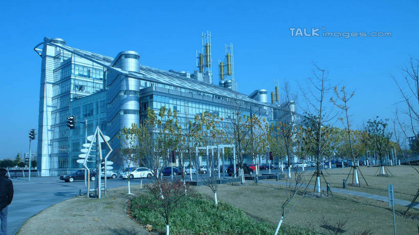 无人,方图,室外,白天,正面,旅游,度假,草地,草坪,植物,标志建筑,道路,地标,建筑,路,公路,汽车,上海,中国,亚洲,阴影,光线,影子,交通,娱乐,建设,车,草,树,树木,蓝色,绿色,蓝天,天空,阳光,自然,交通工具,轿车,天,享受,休闲,旅游胜地,放松,生长,晴朗,成长,申,载具,东亚,紫竹科学园,闵行区,上海市,万里无云,中华人民共和国,沪,华东地区,晴空,晴空万里,马路,彩图,shcm1