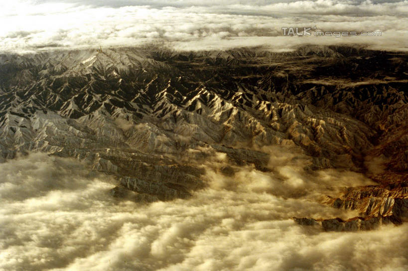 无人,横图,俯视,航拍,室外,白天,旅游,度假,石头,美景,山,山脉,敦煌,中国,亚洲,石子,景观,山顶,山峰,云,云朵,山峦,云彩,娱乐,白云,自然,群山,享受,休闲,景色,放松,鸟瞰,自然风光,东亚,甘肃,甘肃省,河西走廊,中华人民共和国,西北地区,甘,武威,武威市,酒泉,酒泉市,颠峰,极峰,小方盘城,玉门关,石块,岩石,彩图,高角度拍摄,甘肃走廊,天祝,天祝藏族自治县,乌鞘岭,shcm1