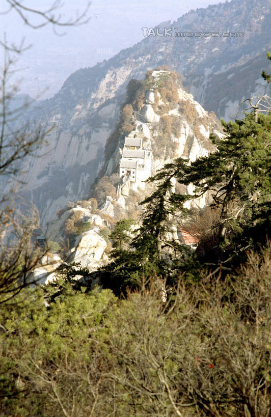 无人,竖图,室外,白天,正面,旅游,度假,华山,石头,美景,山,山脉,植物,中国,亚洲,石子,景观,山峰,山峦,娱乐,树,树木,绿色,自然,群山,享受,休闲,景色,放松,生长,成长,自然风光,东亚,陕西,陕西省,中华人民共和国,西北地区,陕,渭南,渭南市,奇险天下第一山,西岳,西岳华山,石块,岩石,彩图,五岳之一,shcm1