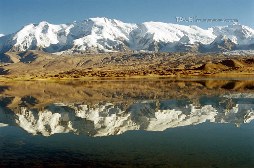 无人,横图,室外,白天,正面,旅游,度假,湖,湖泊,石头,美景,山,水,雪,雪山,大雪,中国,亚洲,阴影,波纹,光线,石子,影子,冰,湖面,积雪,景观,山峰,水流,水面,雪景,冬季,冬天,涟漪,山峦,娱乐,蓝色,倒影,蓝天,水纹,天空,阳光,自然,波浪,湖水,天,享受,休闲,景色,放松,寒冷,晴朗,冰冷,倒映,自然风光,东亚,新疆,喀拉库勒湖,卡拉库勒湖,万里无云,中华人民共和国,水晕,严寒,冰凉,酷寒,凛冽,凛凛,极冷,新疆维吾尔自治区,西北地区,克孜勒苏,克孜勒苏柯尔,克孜勒苏柯尔克孜自治州,反照,石块,岩石,晴空,晴空万里,彩图,阿克陶,阿克陶县,新,shcm1