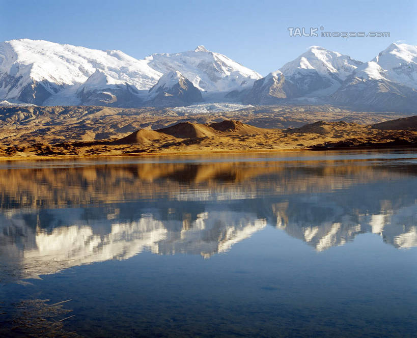 无人,横图,室外,白天,正面,旅游,度假,湖,湖泊,石头,美景,山,水,雪,雪山,大雪,中国,亚洲,阴影,波纹,光线,石子,影子,冰,湖面,积雪,景观,山峰,水流,水面,雪景,冬季,冬天,涟漪,山峦,娱乐,蓝色,倒影,蓝天,水纹,天空,阳光,自然,波浪,湖水,天,享受,休闲,景色,放松,寒冷,晴朗,冰冷,倒映,自然风光,东亚,新疆,喀拉库勒湖,卡拉库勒湖,万里无云,中华人民共和国,水晕,严寒,冰凉,酷寒,凛冽,凛凛,极冷,新疆维吾尔自治区,西北地区,克孜勒苏,克孜勒苏柯尔,克孜勒苏柯尔克孜自治州,反照,石块,岩石,晴空,晴空万里,彩图,阿克陶,阿克陶县,新,shcm1