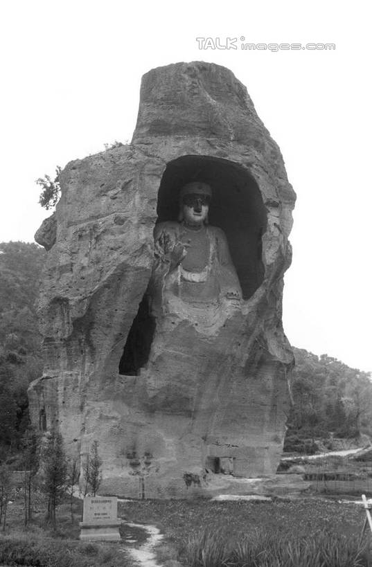 无人,竖图,黑白,室外,白天,仰视,旅游,度假,名胜古迹,标志建筑,地标,建筑,雕塑,中国,亚洲,遗迹,艺术,装饰,雕刻,雕像,古迹,文物,娱乐,建设,古建筑,浙江,石雕,浙江省,天空,工艺品,天,享受,休闲,旅游胜地,放松,纪念,美术,主题,陈列,古文明,东亚,绍兴,柯岩,中华人民共和国,华东地区,浙,功能,美学,绍兴市,低角度拍摄,柯岩风景区,绍兴柯岩风景区,shcm1