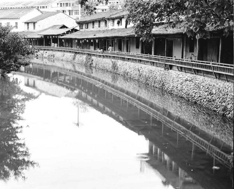 无人,家,横图,黑白,室外,白天,正面,旅游,度假,河流,美景,水,植物,中国,亚洲,波纹,房屋,屋子,河水,景观,水流,走道,走廊,过道,涟漪,娱乐,浙江,楼房,住宅,树,树木,浙江省,倒影,水纹,自然,波浪,享受,休闲,景色,放松,生长,成长,倒映,自然风光,东亚,永嘉,中华人民共和国,华东地区,水晕,浙,温州,温州市,反照,房子,永嘉县,shcm1