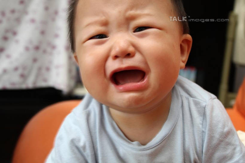 东方人,婴儿,儿童,一个人,哭,横图,室内,白天,正面,婴儿服装,纯洁,亚洲,仅一个人,服装,注视,黄种人,小孩,衣服,观察,看,张嘴,可爱,眼泪,服饰,活泼,观看,察看,衣着,泪水,穿着,关注,宝宝,张大嘴巴,纯真,烂漫,无邪,衣饰,伶俐,天真,亚洲人,孩子,张开嘴,半身,彩图,婴儿服,哭泣,哭啼,shcy1