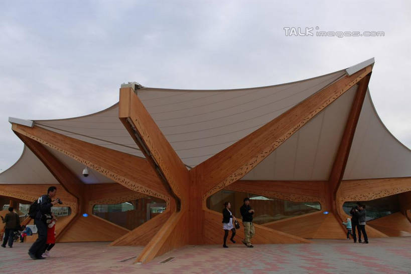 东方人,站,走,横图,室外,白天,仰视,度假,美景,城市风光,标志建筑,城市,地标,建筑,上海,中国,亚洲,行人,游客,游人,服装,景观,许多人,休闲装,黄种人,娱乐,建设,路人,旅客,衣服,天空,天,站着,一群人,享受,休闲,休闲服,上海世博馆,世博馆,挪威馆,上海世博会,世博,世博会,景色,放松,服饰,申,东亚,世博园,上海市,中华人民共和国,沪,华东地区,过客,男人,男性,年轻男性,年轻女性,女人,女性,亚洲人,步行,散步,站立,走路,半身,彩图,低角度拍摄,挪威国家馆,shcy1