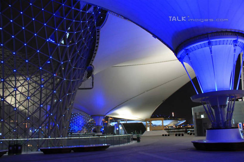 无人,横图,室外,夜晚,正面,度假,美景,城市风光,标志建筑,城市,地标,建筑,路灯,夜景,照明,上海,中国,亚洲,阴影,光线,影子,景观,灯光,娱乐,建设,灯,享受,休闲,上海世博馆,世博馆,世博轴,上海世博会,世博,世博会,景色,放松,照亮,申,照明设备,东亚,世博园,上海市,中华人民共和国,沪,华东地区,彩图,shcy1