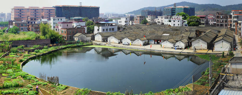 无人,家,横图,室外,白天,正面,旅游,度假,湖,湖泊,名胜古迹,水,植物,标志建筑,地标,建筑,中国,亚洲,阴影,遗迹,光线,瓦片,影子,房屋,屋顶,屋子,湖面,水流,水面,顶棚,瓦,古迹,文物,娱乐,建设,古建筑,楼房,住宅,树,树木,蓝色,绿色,蓝天,天空,阳光,自然,湖水,天,享受,休闲,旅游胜地,放松,建造,生长,晴朗,成长,古文明,东亚,屋瓦,广东,广东省,梅州,万里无云,中华人民共和国,华南地区,粤,梅州市,晴空,晴空万里,彩图,房子,shgcy1