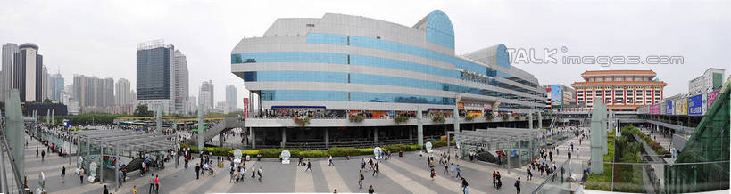 东方人,家,高楼大厦,走,横图,全景,俯视,室外,白天,度假,美景,天际线,植物,城市风光,城市,大厦,道路,建筑,路,摩天大楼,公路,深圳,中国,亚洲,行人,游客,游人,服装,房屋,屋子,景观,公寓,交通,许多人,休闲装,黄种人,娱乐,建设,洋房,楼房,路人,旅客,住宅,树,树木,衣服,绿色,天空,自然,天,一群人,享受,休闲,休闲服,景色,放松,服饰,生长,成长,东亚,广东,罗湖口岸,鹏城,广东省,中华人民共和国,华南地区,粤,深圳市,过客,男人,男性,年轻男性,年轻女性,女人,女性,亚洲人,马路,步行,散步,走路,半身,彩图,高角度拍摄,房子,大楼,高层建筑,高楼,摩天楼,出入境,陆路口岸,罗湖区,shgcy1