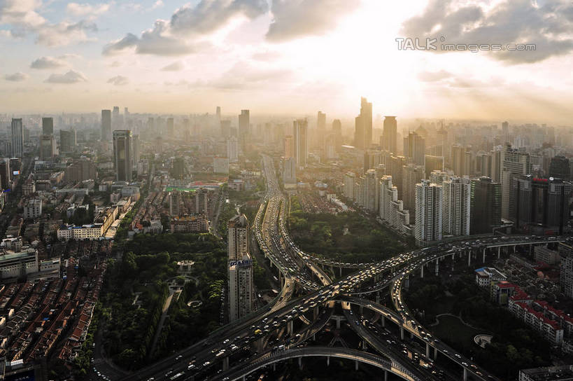 无人,家,高楼大厦,横图,全景,俯视,航拍,室外,白天,度假,美景,日落,天际线,植物,城市风光,城市,大厦,道路,建筑,路,摩天大楼,公路,上海,中国,亚洲,房屋,屋子,景观,晚霞,霞光,落日,高架,公寓,交通,娱乐,建设,洋房,楼房,住宅,树,树木,绿色,天空,自然,黄昏,天,享受,休闲,景色,彩霞,放松,生长,成长,申,鸟瞰,高架桥,黄浦区,卢湾区,延中绿地,东亚,静安区,延安中路,上海市,高架道路,跨线桥,中华人民共和国,沪,华东地区,夕照,薄暮,夕阳,彩图,高角度拍摄,傍晚,房子,大楼,高层建筑,高楼,摩天楼,斜阳,shgcy1