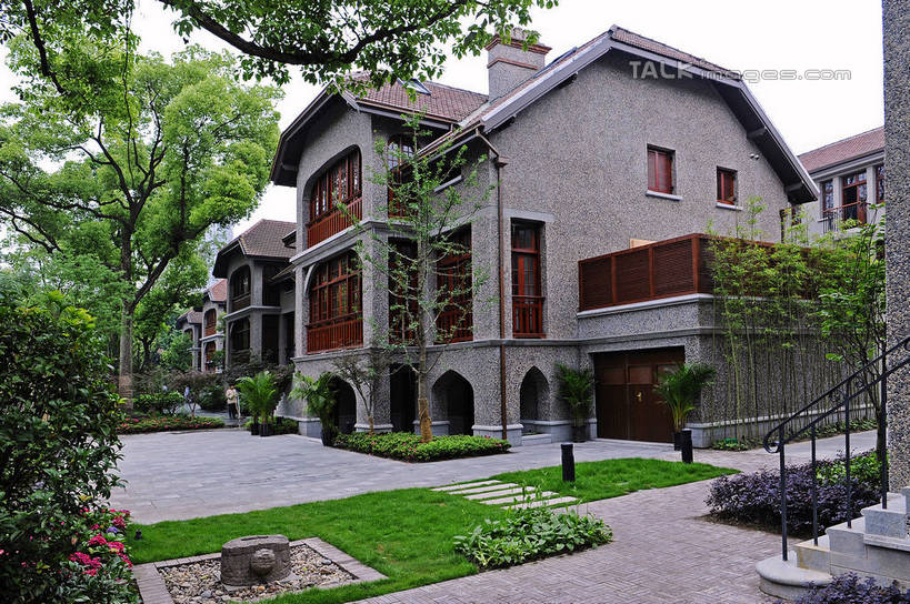 无人,家,栏杆,横图,室外,白天,正面,旅游,度假,草地,草坪,美景,植物,别墅,楼梯,城市风光,标志建筑,城市,地标,建筑,上海,中国,亚洲,扶手,房屋,阶梯,墙,屋子,景观,公寓,娱乐,建设,洋房,护栏,楼房,墙壁,墙面,台阶,住宅,草,树,树木,绿色,天空,自然,天,享受,休闲,景色,放松,生长,成长,申,卢湾区,东亚,思南公馆,思南路,上海市,中华人民共和国,沪,华东地区,彩图,房子,马斯南路,shgcy1