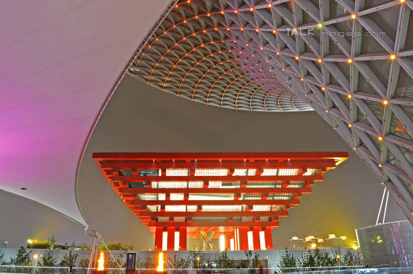 无人,横图,彩色,室外,夜晚,仰视,度假,美景,植物,城市风光,标志建筑,城市,地标,建筑,霓虹灯,夜景,上海,中国,亚洲,阴影,光线,影子,景观,灯光,七彩,娱乐,光源,建设,霓虹,灯,树,树木,绿色,自然,享受,休闲,上海世博馆,世博馆,世博轴,中国国家馆,上海世博会,世博,世博会,景色,放松,生长,成长,申,照明设备,中国馆,东亚,世博园,阳光谷,上海市,中华人民共和国,沪,华东地区,氖灯,彩图,低角度拍摄,shgcy1