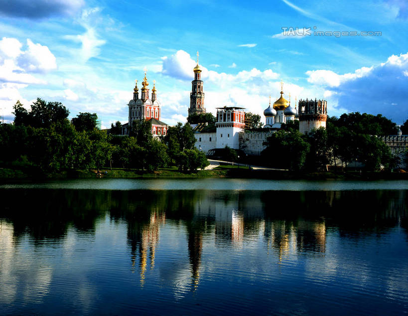 无人,家,横图,室外,白天,正面,旅游,度假,草地,草坪,河流,沙滩,树林,水,植物,标志建筑,地标,建筑,阴影,光线,沙子,影子,房屋,屋子,河岸,河水,河滩,水流,云,云朵,公寓,沙地,云彩,娱乐,建设,洋房,楼房,住宅,草,树,树木,蓝色,绿色,白云,蓝天,天空,阳光,自然,天,享受,休闲,旅游胜地,放松,生长,晴朗,成长,晴空,彩图,房子,shgzq1