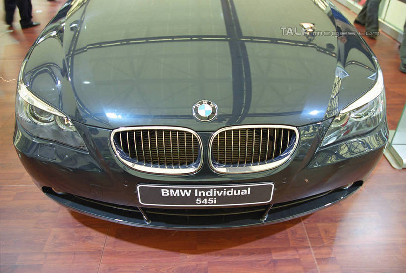 无人,横图,室内,白天,正面,汽车,照明,上海,中国,亚洲,一辆,英文,标志,文字,字符,字母,宝马,标识,车,灯,灯具,交通工具,轿车,展示,展览,车展,英文字母,照亮,申,照明设备,载具,东亚,上海市,前照灯,前大灯,车前灯,中华人民共和国,沪,华东地区,彩图,汽车展览,shgzq1