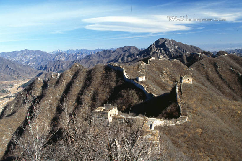 无人,横图,室外,白天,正面,旅游,度假,石头,名胜古迹,山,山脉,地标,长城,中国,亚洲,阴影,遗迹,光线,石子,影子,山峰,云,云朵,枝条,山峦,云彩,古迹,文物,娱乐,古建筑,树枝,蓝色,白云,蓝天,天空,阳光,群山,天,享受,休闲,旅游胜地,放松,晴朗,万里长城,古文明,东亚,世界文化遗产,中华人民共和国,虬枝,枝杈,石块,岩石,晴空,彩图,标志性建筑,shgzq1