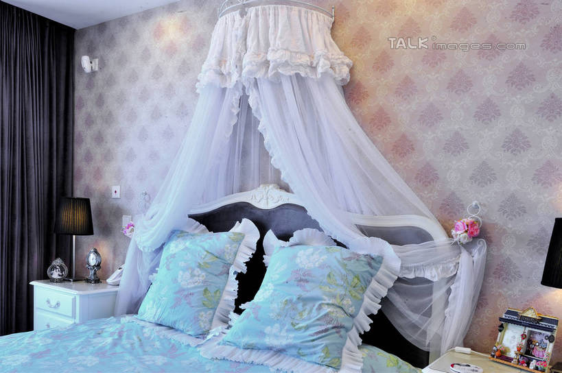 无人,家,横图,室内,白天,正面,别墅,窗帘,床,家具,靠垫,台灯,卧室,装修,桌子,建筑,照明,上海,中国,欧式,亚洲,阴影,装饰,反射,木制,影子,房屋,墙,双人床,屋子,公寓,灯光,床单,靠枕,豪华,茶几,被子,建设,现代,装潢,洋房,楼房,墙壁,墙面,住宅,灯,帘子,木制品,灯具,垫子,室内装潢,枕头,遮阳,华丽,修饰,样板房,明亮,照亮,点缀,申,舒适,被单,家居装潢,照明设备,房屋设计,地中海风格,古典风格,简约风格,室内设计,宽敞,东亚,松江区,万科白马花园,上海市,中华人民共和国,沪,华东地区,样板房装潢,衬托,美观,雅致,雅观,设计,彩图,房子,睡房,卧房,新桥镇,shlbh1