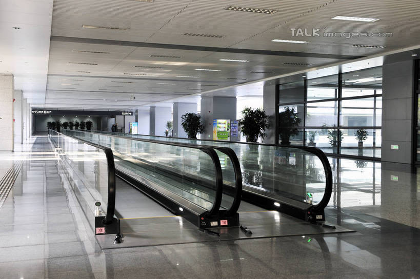 无人,横图,室内,白天,正面,旅游,度假,植物,标志建筑,地标,电梯,建筑,照明,上海,中国,亚洲,阴影,光线,盆栽,影子,电动扶梯,走道,走廊,过道,灯光,盆景,自动扶梯,运输工具,娱乐,建设,顶灯,灯,绿色,自然,灯具,享受,休闲,旅游胜地,放松,生长,成长,照亮,申,照明设备,东亚,长宁区,虹桥枢纽,上海市,中华人民共和国,沪,华东地区,彩图,虹桥综合交通枢纽,扶手电梯,升降设备,运输带,自动行人电梯,电扶梯,shlbh1