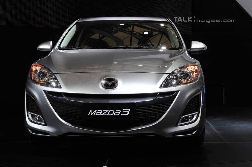 无人,横图,室内,白天,正面,旅游,度假,窗户,标志建筑,地标,建筑,汽车,照明,上海,中国,亚洲,一辆,停靠,阴影,反射,英文,标志,文字,影子,字符,字母,娱乐,标识,建设,浦东,玻璃窗,车,灯,车窗,灯具,交通工具,轿车,享受,休闲,展示,旅游胜地,放松,展览,车展,英文字母,照亮,申,照明设备,停泊,载具,浦东新区,东亚,上海新国际博览中心,马自达,上海市,龙阳路,前照灯,前大灯,车前灯,中华人民共和国,沪,华东地区,彩图,汽车展览,万事得,shlbh1