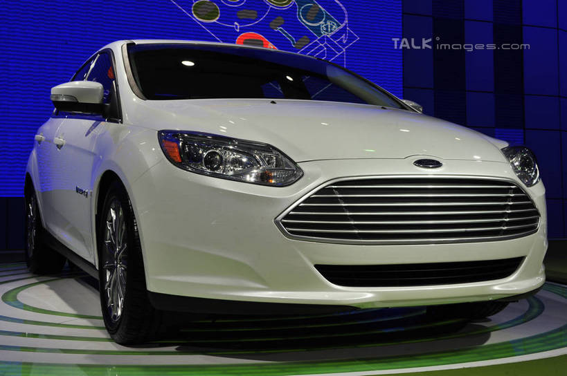 无人,横图,室内,白天,正面,旅游,度假,窗户,标志建筑,地标,建筑,汽车,照明,上海,中国,亚洲,一辆,停靠,阴影,光线,英文,标志,文字,影子,字符,字母,墙,灯光,娱乐,标识,建设,浦东,玻璃窗,墙壁,墙面,车,灯,蓝色,车窗,灯具,交通工具,轿车,享受,休闲,展示,旅游胜地,放松,展览,车展,英文字母,照亮,申,照明设备,停泊,载具,浦东新区,东亚,上海新国际博览中心,福特汽车,上海市,龙阳路,前照灯,前大灯,车前灯,中华人民共和国,沪,华东地区,福特,彩图,汽车展览,shlbh1