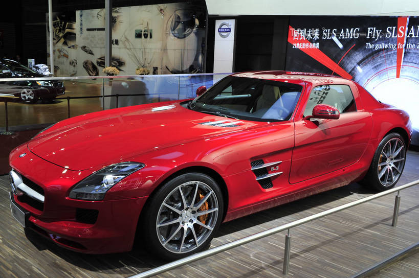 无人,栏杆,横图,室内,白天,正面,旅游,度假,标志建筑,地标,建筑,汽车,上海,中国,亚洲,一辆,停靠,阴影,光线,影子,围栏,灯光,娱乐,建设,浦东,护栏,车,红色,交通工具,轿车,享受,休闲,展示,旅游胜地,放松,展览,车展,申,停泊,载具,浦东新区,东亚,上海新国际博览中心,上海市,龙阳路,中华人民共和国,沪,华东地区,彩图,汽车展览,沃尔沃,shlbh1