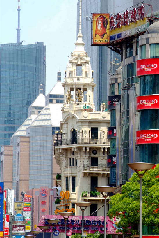 无人,商店,竖图,室外,白天,正面,购物,度假,消费,美景,植物,窗户,城市风光,超市,城市,商场,上海,中国,亚洲,阴影,光线,影子,景观,娱乐,玻璃窗,树,树木,蓝色,绿色,蓝天,天空,阳光,自然,南京路,天,享受,休闲,景色,放松,金融,百货,南京路步行街,生长,晴朗,成长,申,选购,贸易,百货公司,黄浦区,东亚,上海市,万里无云,中华人民共和国,沪,华东地区,血拼,晴空,晴空万里,彩图,购物商场,购物中心,商业中心,shlbh1