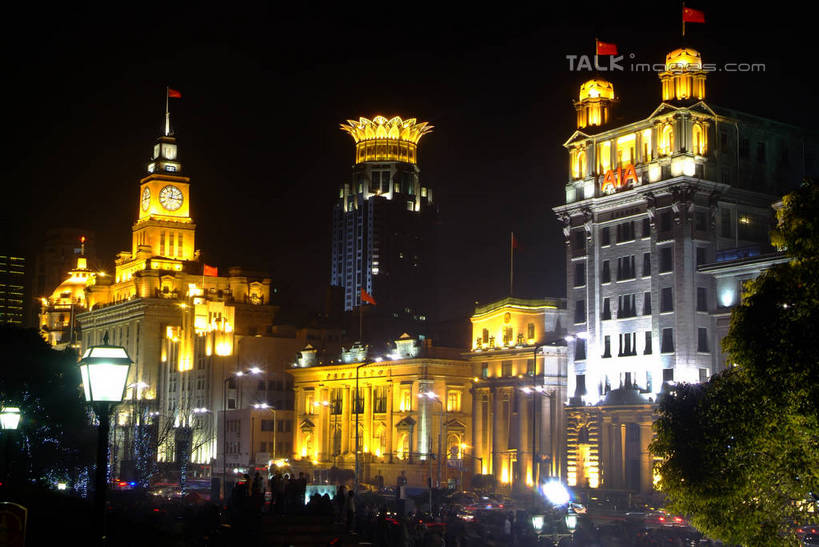 无人,高楼大厦,横图,彩色,室外,夜晚,正面,度假,美景,植物,城市风光,城市,大厦,道路,建筑,路,摩天大楼,霓虹灯,夜景,公路,汽车,上海,中国,亚洲,阴影,光线,影子,景观,灯光,七彩,交通,娱乐,光源,建设,黄浦江,霓虹,车,灯,树,树木,绿色,自然,交通工具,轿车,外滩,享受,休闲,景色,放松,生长,成长,上海大厦,申,照明设备,载具,黄浦区,浦西,东亚,万国建筑博览群,外滩万国建筑博览群,上海总会,亚细亚大楼,东风饭店,有利大楼,日清大楼,中国通商银行大楼,招商局大楼,大北电报公司大楼,浦东发展银行大楼,上海海关大楼,交通银行大楼,华俄道胜银行大楼,台湾银行大楼,麦加利银行大楼,友邦大厦,和平饭店南楼,和平饭店北楼,中国银行大楼,怡泰邮船大楼,正金大楼,怡和洋行大楼,东方大楼,英国领事馆,俄罗斯总领事馆,气象信号台,中山东一路,上海市,中华人民共和国,沪,华东地区,氖灯,马路,彩图,大楼,高层建筑,高楼,摩天楼,黄埔滩,上海外滩,外黄埔滩,shlyb1
