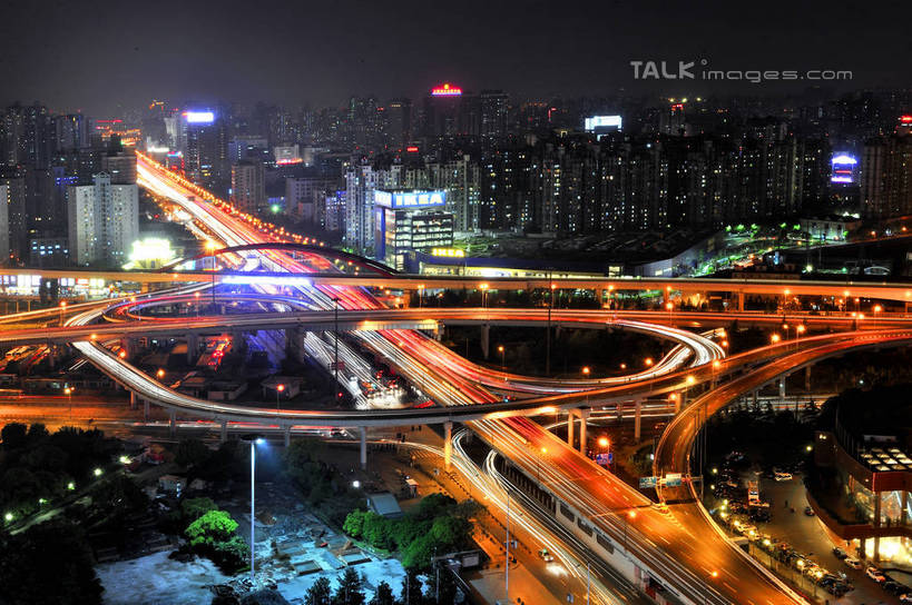 无人,高楼大厦,横图,全景,俯视,航拍,彩色,室外,夜晚,度假,美景,天际线,植物,城市风光,城市,大厦,道路,建筑,路,摩天大楼,霓虹灯,夜景,公路,上海,中国,亚洲,阴影,光线,影子,景观,高架,灯光,分界线,七彩,停车线,交通,娱乐,光源,建设,霓虹,灯,树,树木,绿色,自然,享受,休闲,景色,放松,生长,成长,车行道,车行道分界线,申,照明设备,鸟瞰,标线,高架桥,东亚,上海体育馆,车行线,徐汇区,上海大舞台,上海市,高架道路,跨线桥,中华人民共和国,沪,华东地区,氖灯,马路,彩图,高角度拍摄,大楼,高层建筑,高楼,摩天楼,万人体育馆,shlyb1