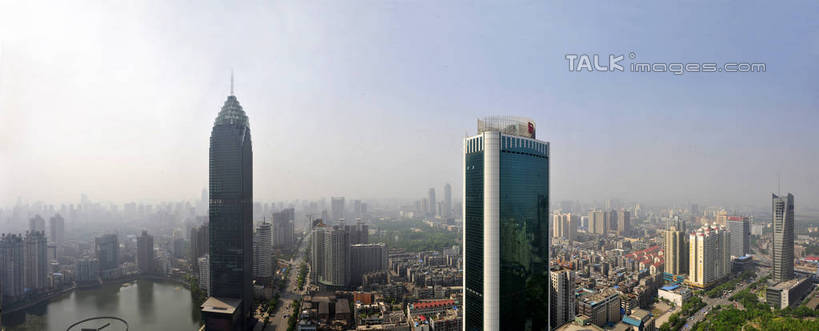 无人,高楼大厦,横图,全景,俯视,室外,白天,度假,草地,草坪,河流,美景,水,天际线,植物,城市风光,城市,大厦,建筑,摩天大楼,武汉,中国,亚洲,阴影,光线,影子,河水,景观,水流,娱乐,建设,草,树,树木,蓝色,绿色,倒影,蓝天,天空,阳光,自然,天,享受,休闲,景色,放松,生长,晴朗,成长,倒映,东亚,湖北,湖北省,武汉市,汉口,万里无云,中华人民共和国,省会,华中地区,鄂,反照,晴空,晴空万里,彩图,高角度拍摄,大楼,高层建筑,高楼,摩天楼,东方芝加哥,shlyb1